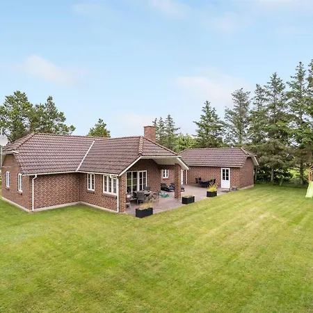 Hjalmsvider - 1km From The Sea By Interhome