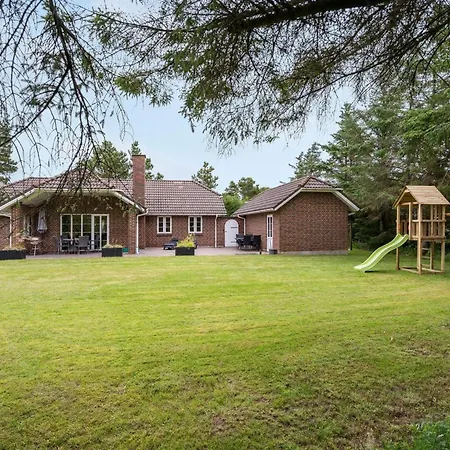 Hjalmsvider - 1km From The Sea By Interhome *