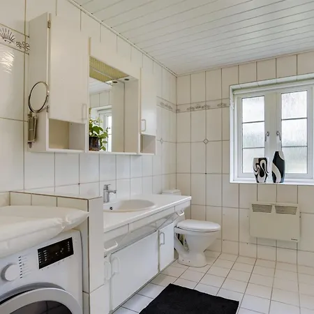 Hjalmsvider - 1km From The Sea By Interhome Blåvand