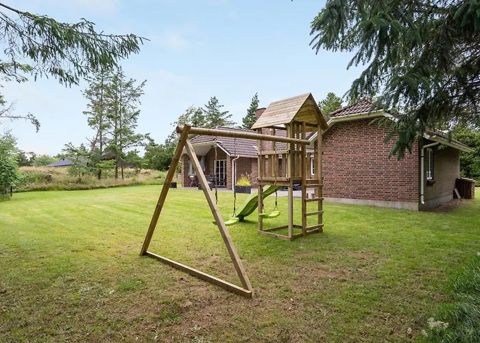 Casa vacanze Hjalmsvider - 1km From The Sea By Interhome